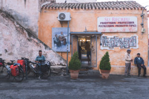 Village Sarde, voyage à vélo