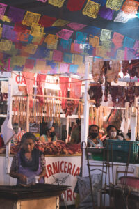 Vendeuse de viande, marché latino, photo de voyage au mexique © Estelle Hertault