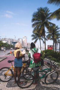 Voyage au Brésil, femme et leurs vélo à Rio