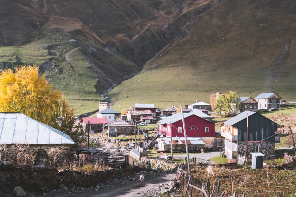 Paysage georgie en automne